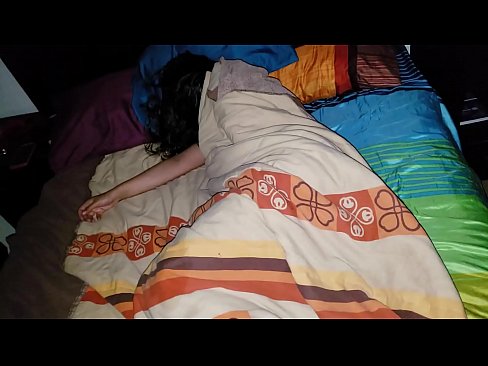 ❤️ Stepson berači svojo mlado mačeho, medtem ko ona spi. Krasni porniči na sl.my-hentai-gallery.ru ️❤