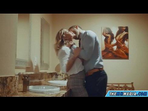 ❤️ Ko vas prsata blondinka zapelje na javnem stranišču Krasni porniči na sl.my-hentai-gallery.ru ️❤